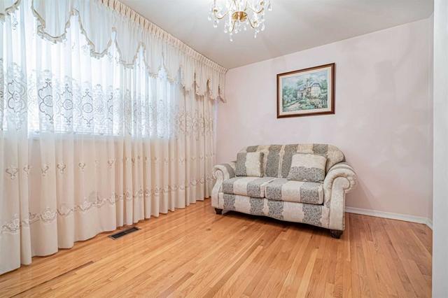 26 Sharon Crt, House semidetached with 4 bedrooms, 2 bathrooms and 4 parking in Brampton ON | Image 28