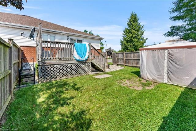 166 St Lawrence Drive, House semidetached with 5 bedrooms, 2 bathrooms and 3 parking in Welland ON | Image 7