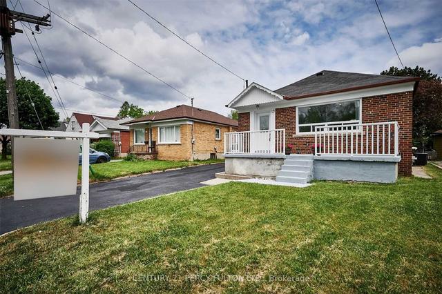 19 Lynvalley Cres, House detached with 3 bedrooms, 3 bathrooms and 10 parking in Toronto ON | Image 12