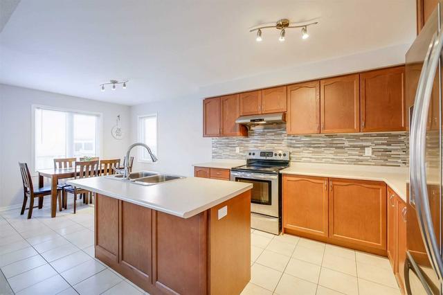 539 Nairn Circ, House semidetached with 4 bedrooms, 3 bathrooms and 2 parking in Milton ON | Image 8