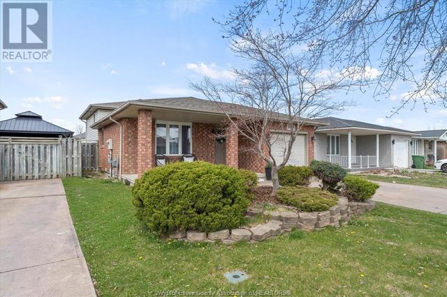 1444 Fuller, House detached with 3 bedrooms, 1 bathrooms and null parking in Windsor ON | Image 3