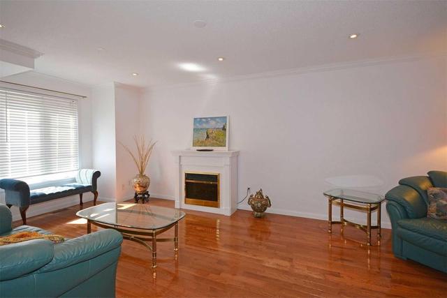 Th#11 - 150 George St, Townhouse with 3 bedrooms, 3 bathrooms and 1 parking in Toronto ON | Image 4
