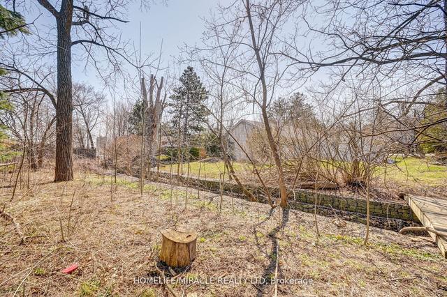 1235 Old River Rd, House detached with 3 bedrooms, 1 bathrooms and 5 parking in Mississauga ON | Image 33