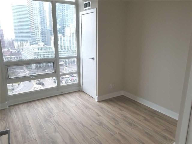 1803 - 381 Front St W, Condo with 3 bedrooms, 2 bathrooms and 1 parking in Toronto ON | Image 6