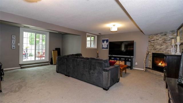 26 Irwin Dr, House detached with 3 bedrooms, 3 bathrooms and 6 parking in Barrie ON | Image 27
