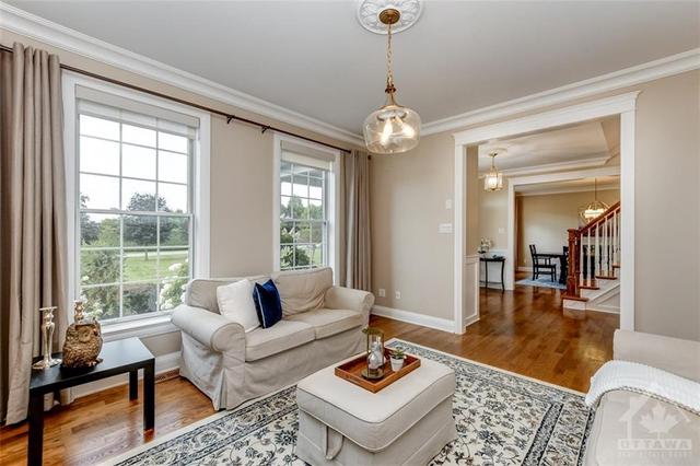 211 King Arthur Street, House detached with 5 bedrooms, 4 bathrooms and 10 parking in Ottawa ON | Image 6