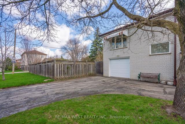 182 Connaught Ave, House detached with 3 bedrooms, 3 bathrooms and 2 parking in Toronto ON | Image 36