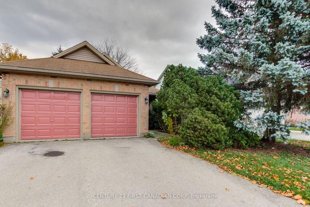 757 Guildwood Blvd, House detached with 2 bedrooms, 3 bathrooms and 4 parking in London ON | Image 1