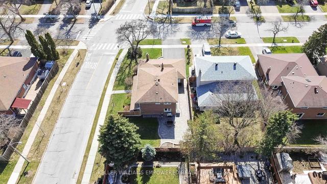 1 Weatherstone Cres, House detached with 4 bedrooms, 4 bathrooms and 4 parking in Toronto ON | Image 29