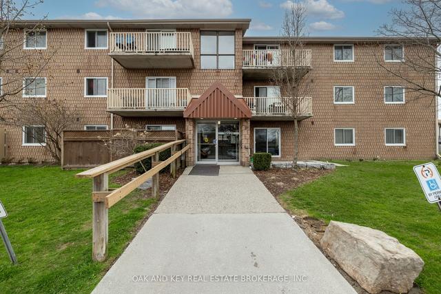 301 - 1590 Ernest Ave, Condo with 2 bedrooms, 1 bathrooms and 1 parking in London ON | Image 1