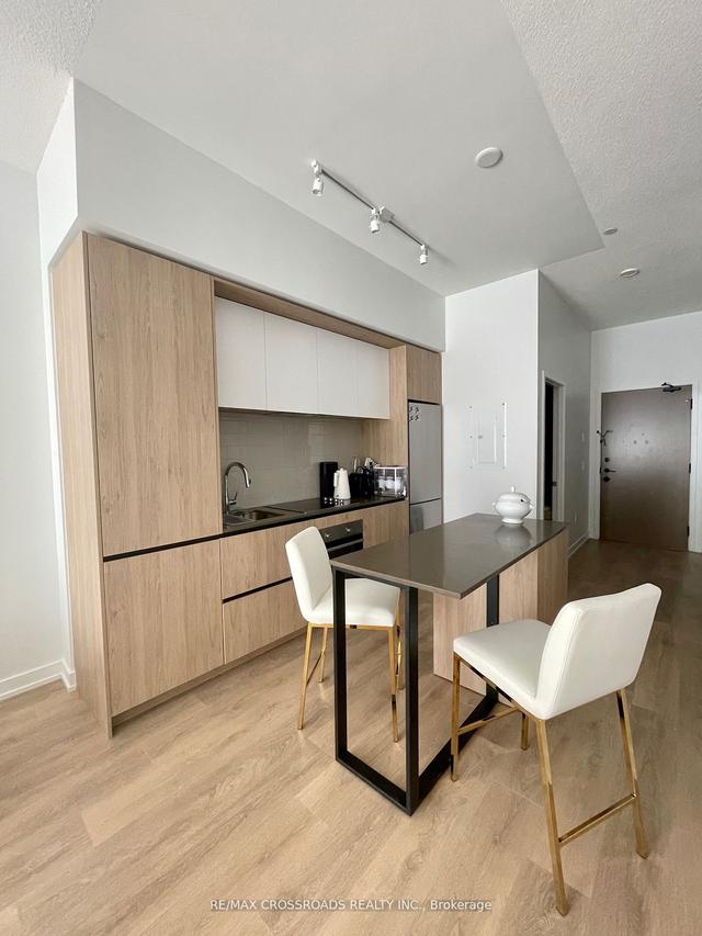 303 - 34 Tubman Ave, Condo with 1 bedrooms, 2 bathrooms and 1 parking in Toronto ON | Image 3