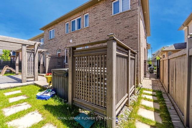 32 Eaglesprings Cres, House detached with 4 bedrooms, 4 bathrooms and 6 parking in Brampton ON | Image 35