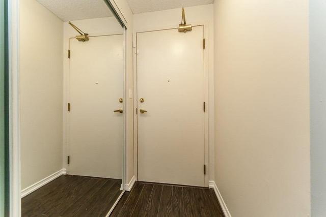 1001 - 400 Mclevin Ave, Condo with 1 bedrooms, 1 bathrooms and 1 parking in Toronto ON | Image 4