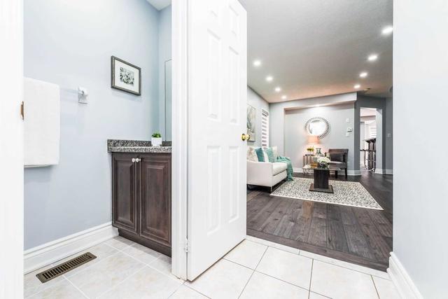 199 Purcell Cres, House semidetached with 3 bedrooms, 4 bathrooms and 5 parking in Vaughan ON | Image 32