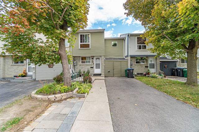 14 Juliette Sq, House attached with 3 bedrooms, 2 bathrooms and 3 parking in Brampton ON | Image 1