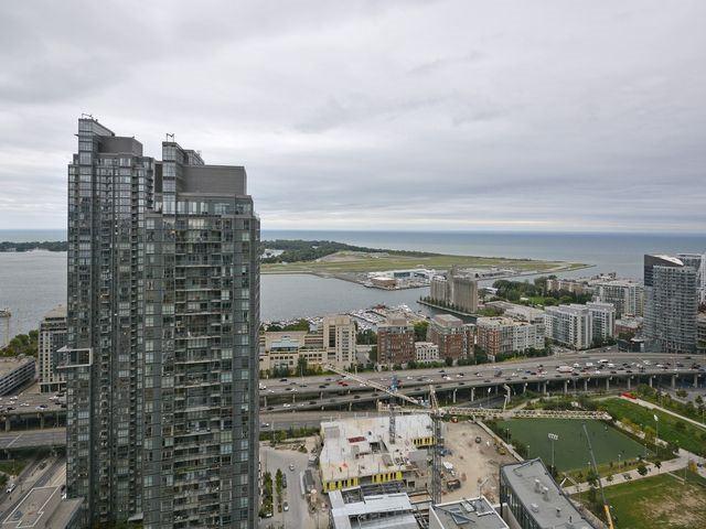 4308 - 25 Telegram Mews, Condo with 1 bedrooms, 1 bathrooms and null parking in Toronto ON | Image 2