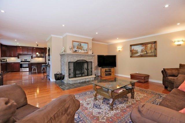 356 Karen Park Cres, House detached with 3 bedrooms, 2 bathrooms and 4 parking in Mississauga ON | Image 11
