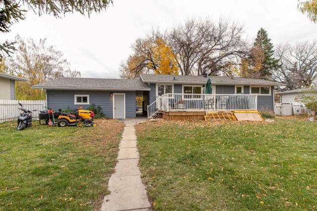 85 n 250 W, House detached with 5 bedrooms, 2 bathrooms and 4 parking in Raymond AB | Image 34