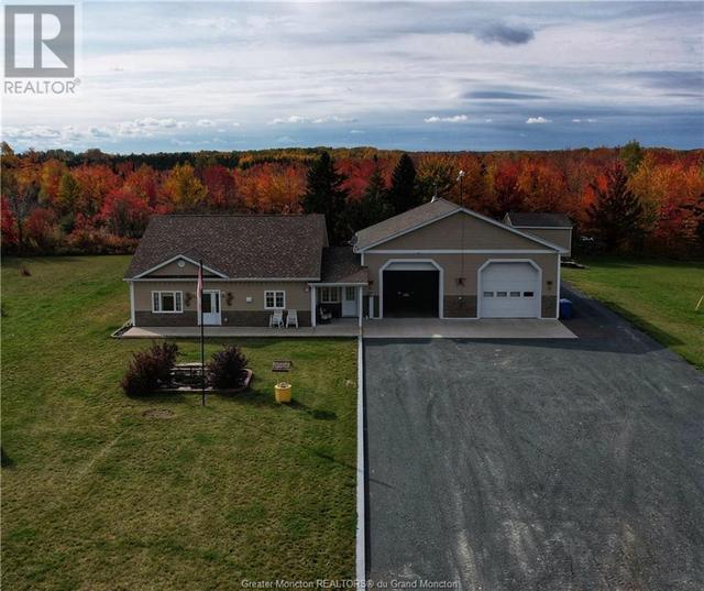 15 Valleyview Rd, House detached with 2 bedrooms, 2 bathrooms and null parking in Bathurst NB | Image 1
