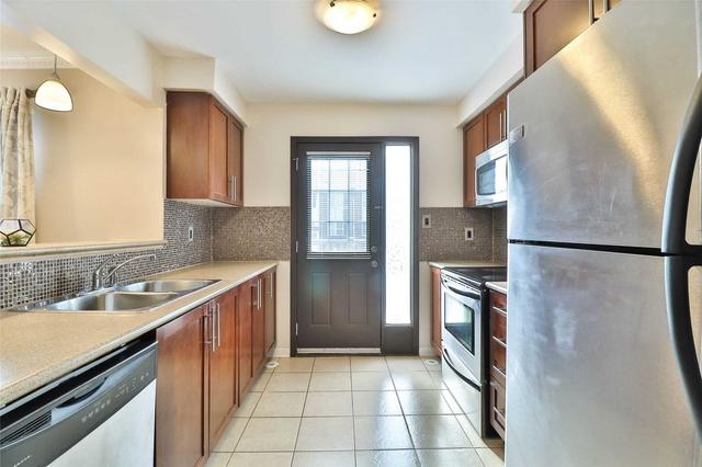651 Frank Pl, House attached with 2 bedrooms, 2 bathrooms and 3 parking in Milton ON | Image 5