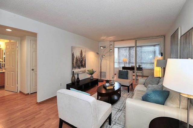 507 - 55 Austin Dr, Condo with 2 bedrooms, 2 bathrooms and 2 parking in Markham ON | Image 3