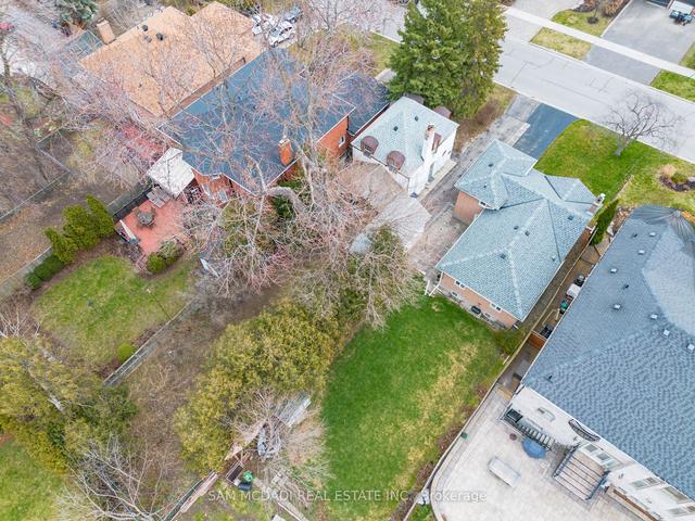 14 Botfield Ave, House detached with 2 bedrooms, 1 bathrooms and 6 parking in Toronto ON | Image 29