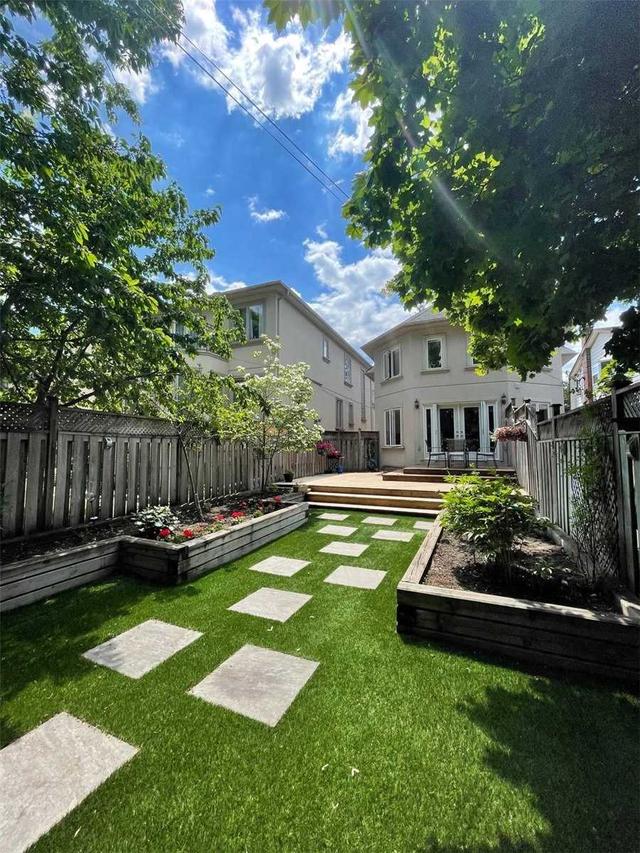 160 Elmwood Ave, House detached with 4 bedrooms, 3 bathrooms and 3 parking in Toronto ON | Image 26