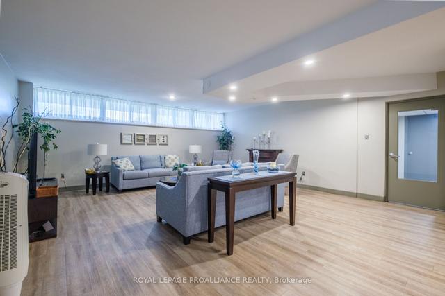 2 Mowat Ave, Condo with 1 bedrooms, 1 bathrooms and 1 parking in Kingston ON | Image 21