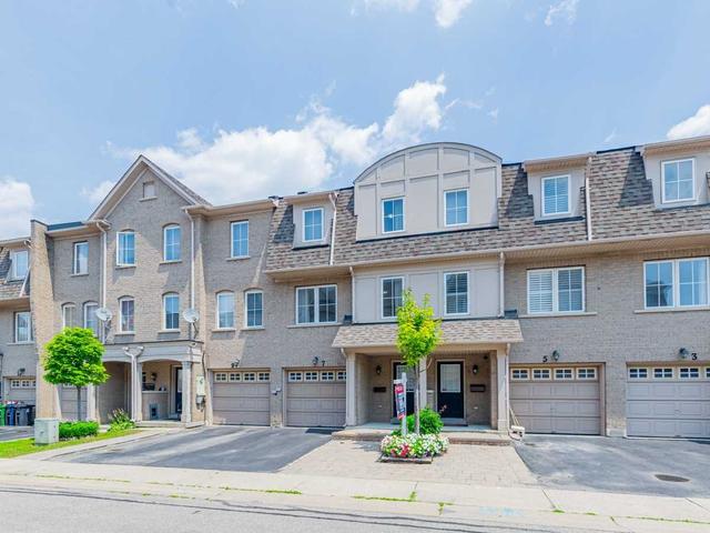 7 Brisby Mews, Townhouse with 3 bedrooms, 4 bathrooms and 1 parking in Toronto ON | Image 12