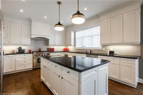 2385 Chateau, House attached with 3 bedrooms, 4 bathrooms and 4 parking in Oakville ON | Image 6