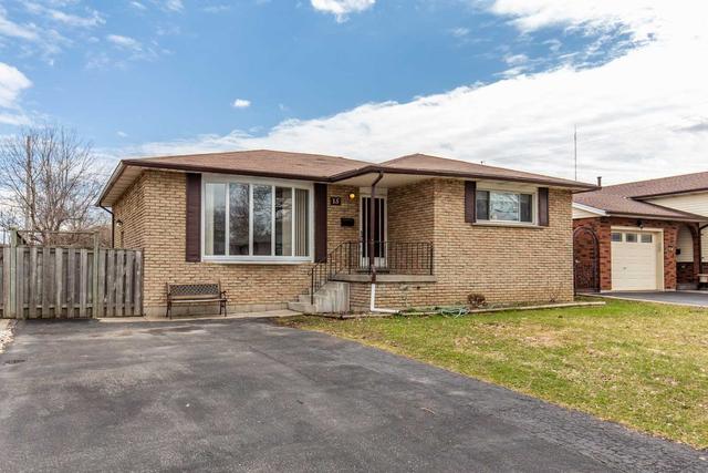 15 Glen Valley Dr, House detached with 3 bedrooms, 2 bathrooms and 2 parking in Hamilton ON | Image 1
