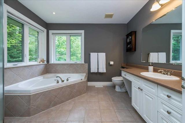 323 Scarlett Line, House detached with 4 bedrooms, 4 bathrooms and 18 parking in Oro Medonte ON | Image 14