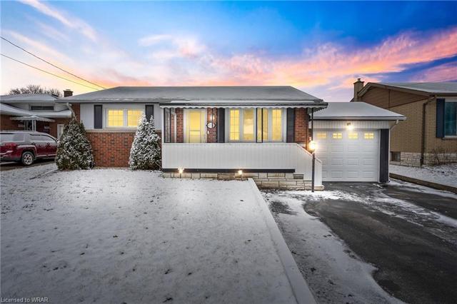 6771 Keiffer Street, House detached with 6 bedrooms, 3 bathrooms and 4 parking in Niagara Falls ON | Image 1