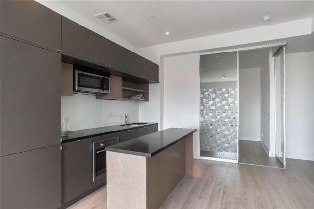 1415 - 111 St Clair Ave W, Condo with 2 bedrooms, 2 bathrooms and 1 parking in Toronto ON | Image 4