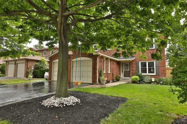 1523 Princeton Cres, House detached with 3 bedrooms, 4 bathrooms and 2 parking in Oakville ON | Image 1