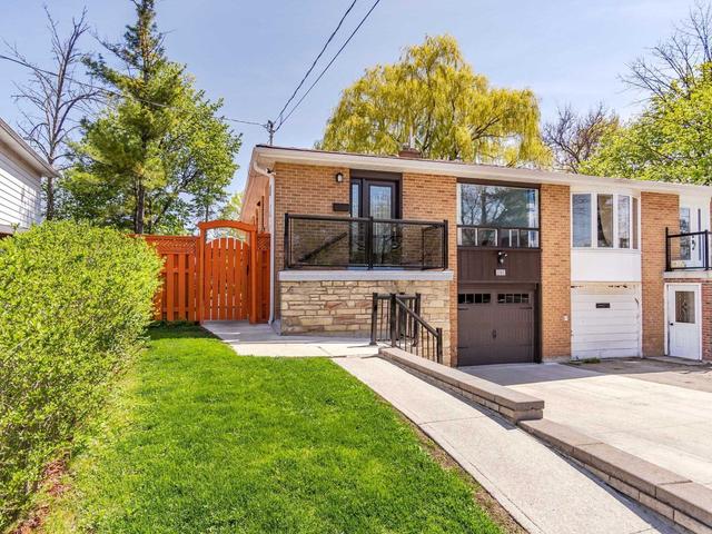 3383 Kelowna Crt, House semidetached with 3 bedrooms, 3 bathrooms and 4 parking in Mississauga ON | Card Image