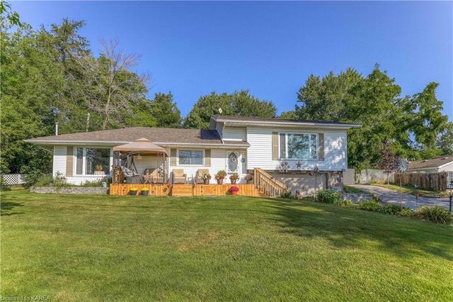 2211 County Road 22, House detached with 3 bedrooms, 1 bathrooms and 7 parking in Loyalist ON | Image 1