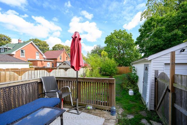 207 Rawdon St, House detached with 3 bedrooms, 1 bathrooms and 4 parking in Brantford ON | Image 27