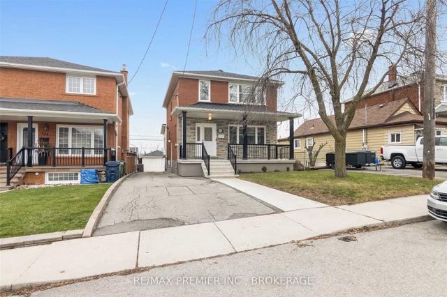 328 Gilbert Ave, House detached with 3 bedrooms, 2 bathrooms and 5 parking in Toronto ON | Image 12