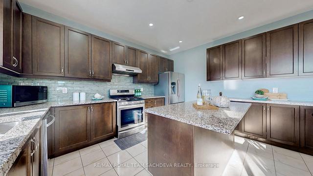 41 Neelands Cres, House detached with 4 bedrooms, 3 bathrooms and 4 parking in Toronto ON | Image 38