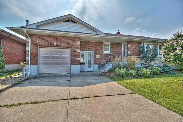 6 Myrtle Ave, House detached with 3 bedrooms, 2 bathrooms and 2 parking in St. Catharines ON | Image 1