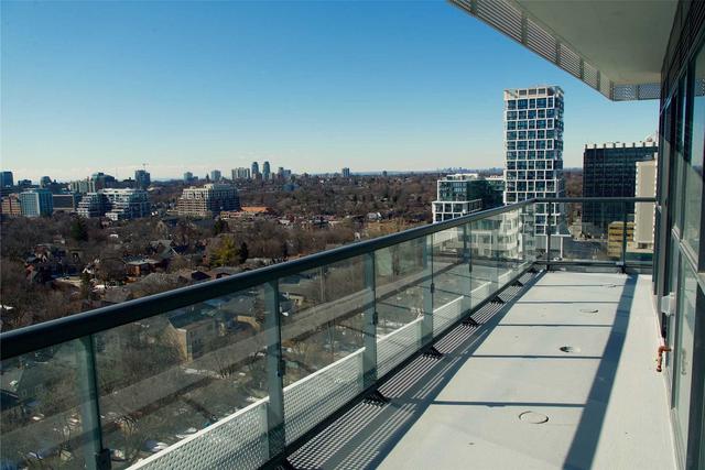 1404 - 11 Lillian St, Condo with 2 bedrooms, 2 bathrooms and 1 parking in Toronto ON | Image 5