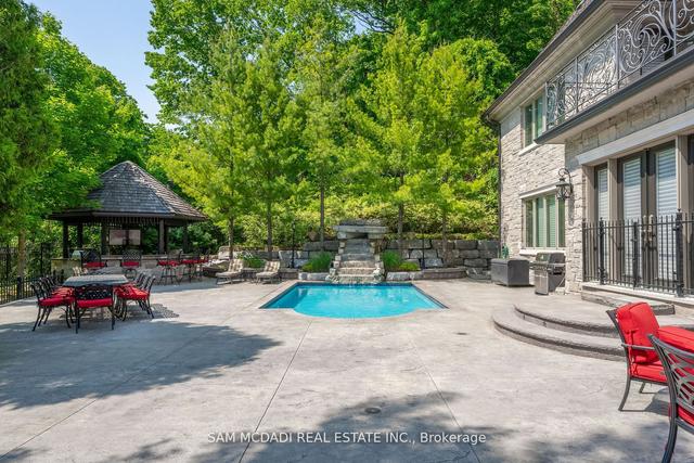 158 Edenbridge Dr, House detached with 4 bedrooms, 6 bathrooms and 10 parking in Toronto ON | Image 31