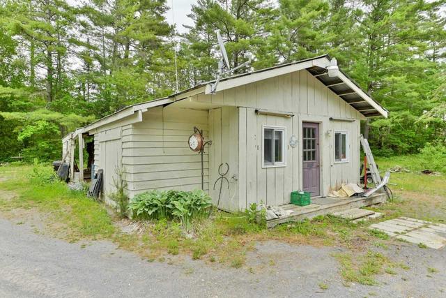 18239 Highway 41, House detached with 1 bedrooms, 1 bathrooms and 10 parking in Addington Highlands ON | Image 25