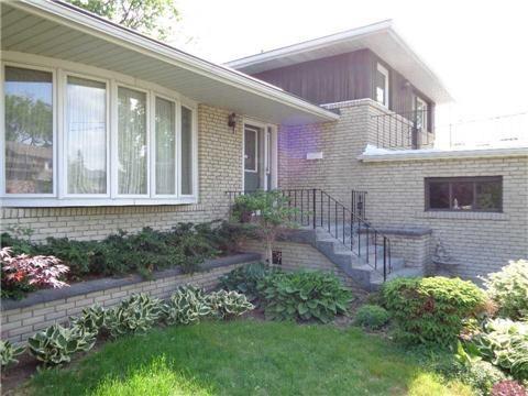 22 Glen Meadow Crt, House detached with 4 bedrooms, 3 bathrooms and 4 parking in Toronto ON | Image 14
