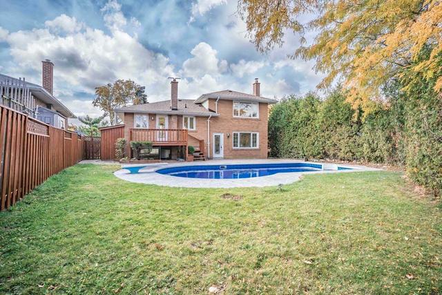 52 Anewen Dr, House detached with 3 bedrooms, 3 bathrooms and 4 parking in Toronto ON | Image 33