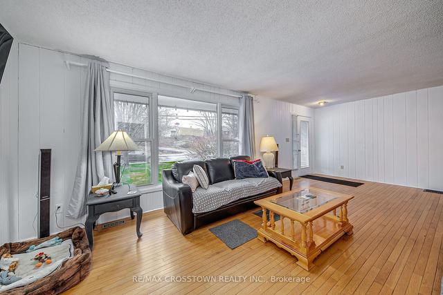 270 High St, House detached with 3 bedrooms, 2 bathrooms and 5 parking in Georgian Bay ON | Image 3