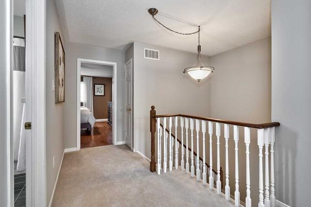 5112 Tree Crt, House attached with 3 bedrooms, 4 bathrooms and 4 parking in Burlington ON | Image 4