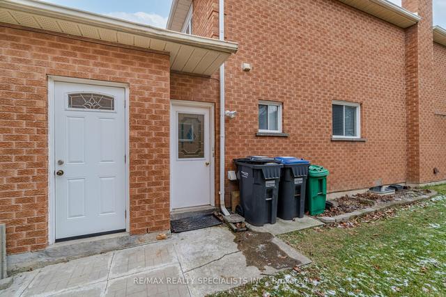 26 St George's Pl, House detached with 4 bedrooms, 4 bathrooms and 8 parking in Brampton ON | Image 32