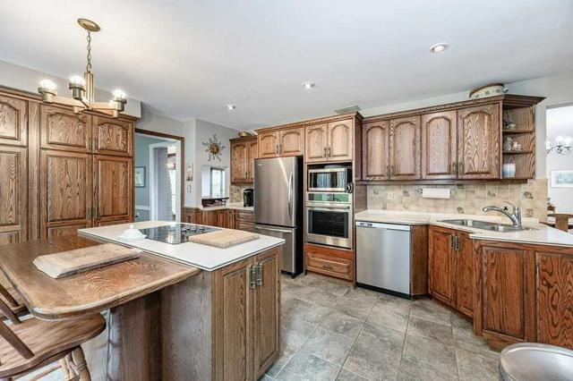 7052 Appleby Line, House detached with 4 bedrooms, 3 bathrooms and 10 parking in Milton ON | Image 3